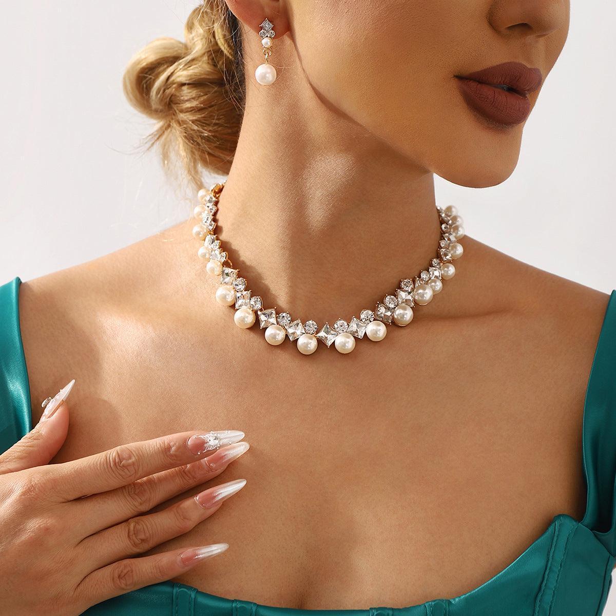 Elegant bridal  necklace jewelry suit